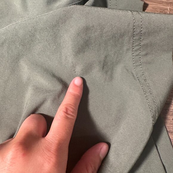 Abercrombie and Fitch Traveler Shorts with Cargo Pockets in Army Green XL - Picture 10 of 12